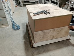 1000043946